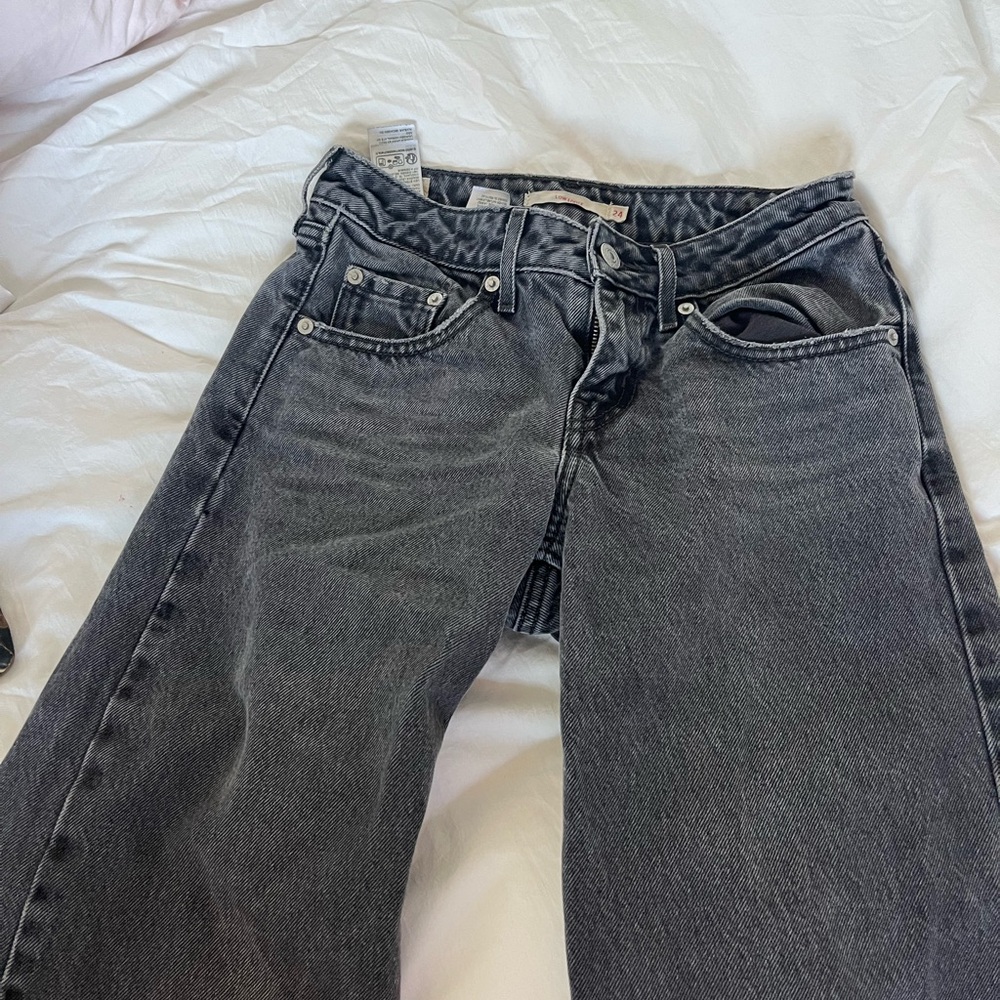 Levi’s low loose jeans size 24